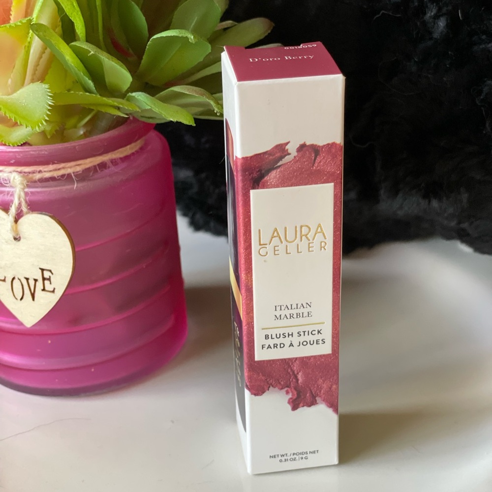 NWT Laura Geller Italian Marble Blush Stick color- D’oro Berry